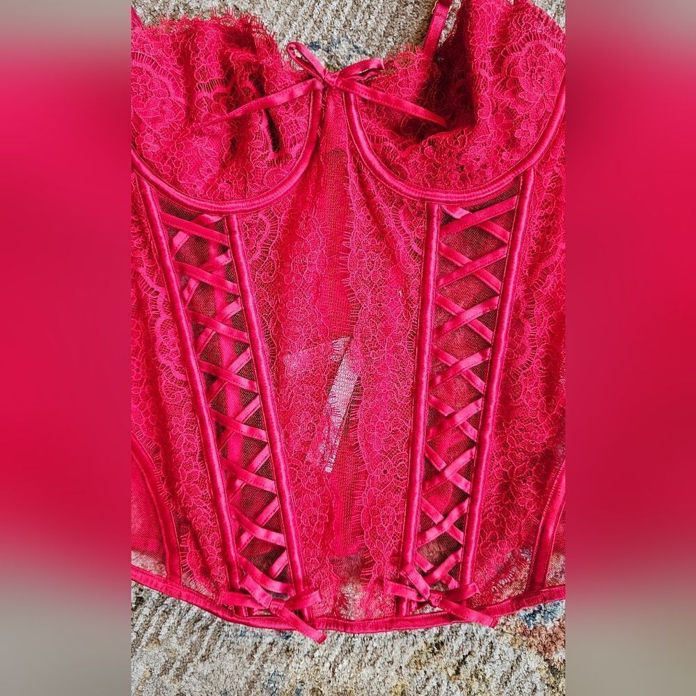 Victoria's Secret Adjustable Red Corset Size Small, Like New - Picture 4 of 5